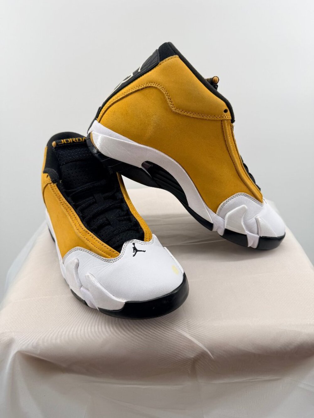 Jordan 14 Light Ginger size 8.5M